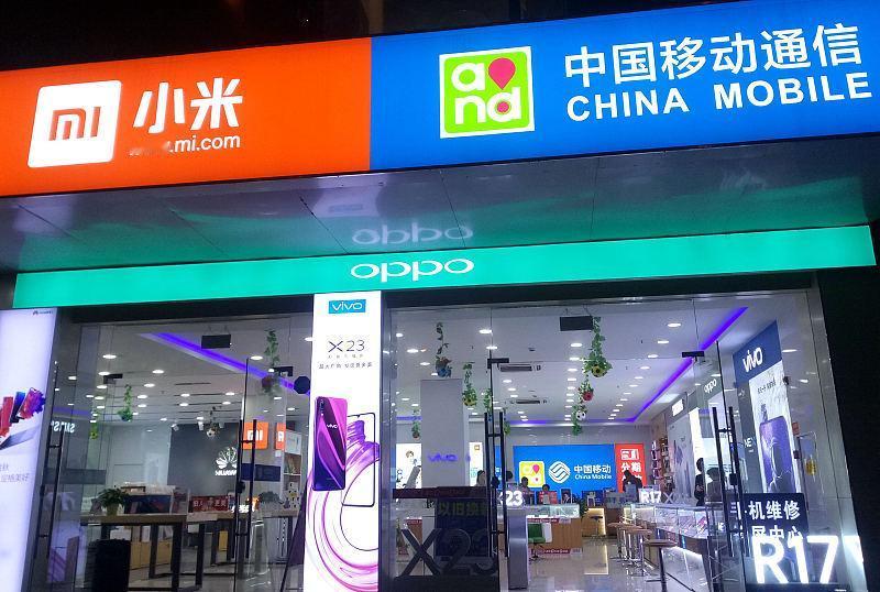 开了十年手机店的老板：品牌溢价坑惨我们，顾客换机周期拉到3年开了十年手机零售店
