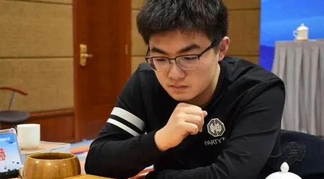 番棋打败申真谞？难啊！第四期野狐人气争霸赛，申真谞与廖元赫分别连战连捷，杀入