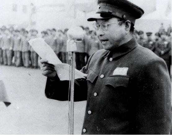 1945年，刘伯承四岁的女儿刘华北在延安遇刺，临死前她对凶手轻声说："叔叔，我认