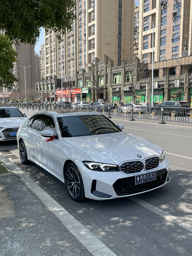 按F进入载具也算是开上了，但是没有前年提1系那份喜悦