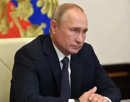 俄乌这事儿又闹大了，昨天俄罗斯直接摊牌给乌克兰下了最后通牒，想停火可以，必须先从