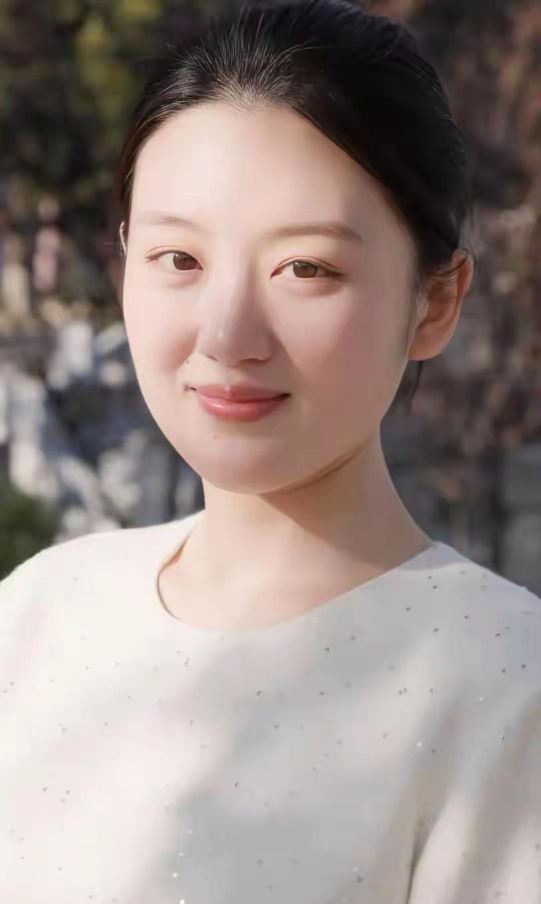 有认识她的吗？出水芙蓉般的美