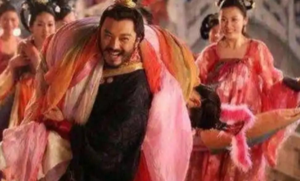 建业宫的烛火在永安七年的冬夜晃得厉害。二十五岁的孙皓坐在龙椅上，手指摩挲着案头