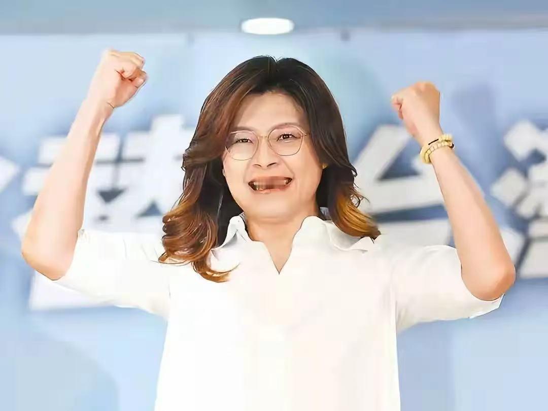 两岸谈完，郑丽文离开人民大会堂，临走前达成共识，岛内传出杂音4月10日郑丽文