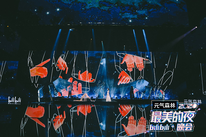 美依礼芽（MARiA）离婚，为什么国内热度这么高先说核心：婚姻本身是人家私人私事，和国内网友没有现实
