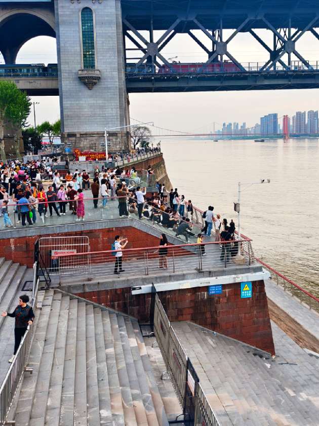 人生没有重来，只有后来； 可后来才发现一切都无法重来。