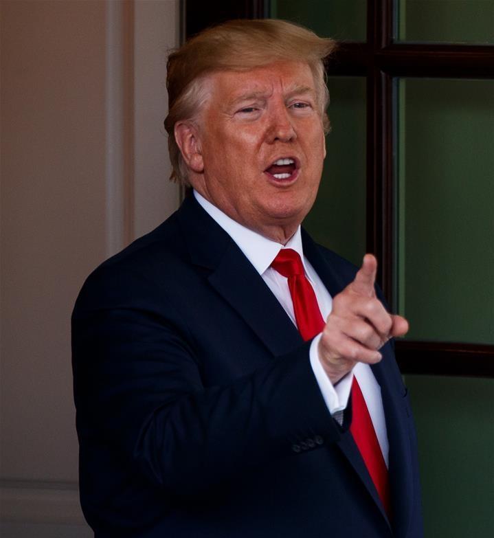 在欧美激烈交锋之际，中国送上救命稻草，特朗普态度发生180度大转弯！美国总