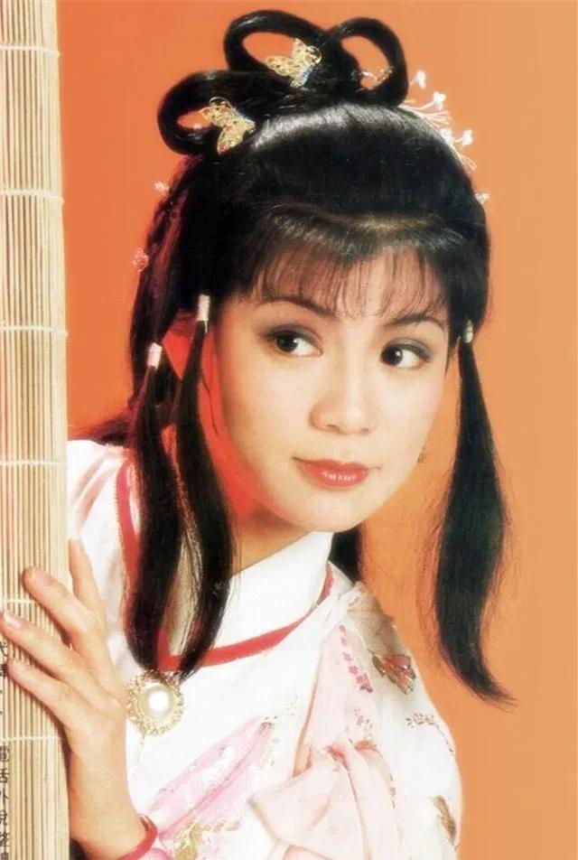 1982年，《射雕英雄传》选角，3000多个女演员报名，竞选黄蓉一角。翁美玲仅用