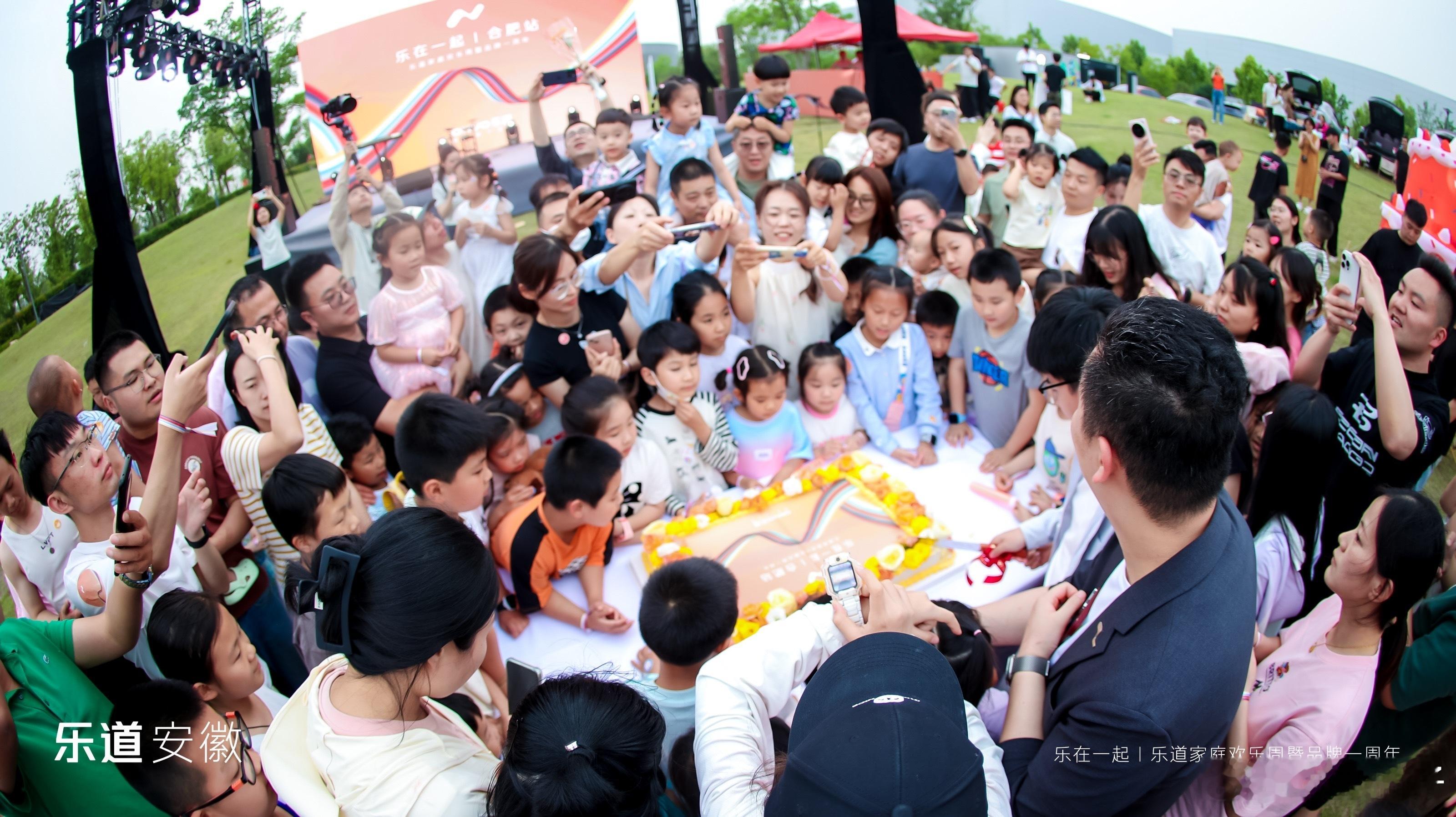 合肥站的乐道周年活动你会发现有很多都是一家三口、或者一家四口来的乐道L60是一台