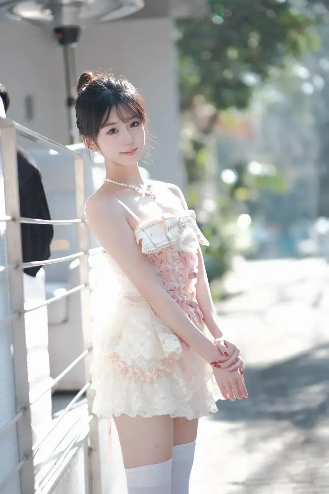 共享美人靓照春日美拍，是你喜欢的么优雅自信穿搭分享