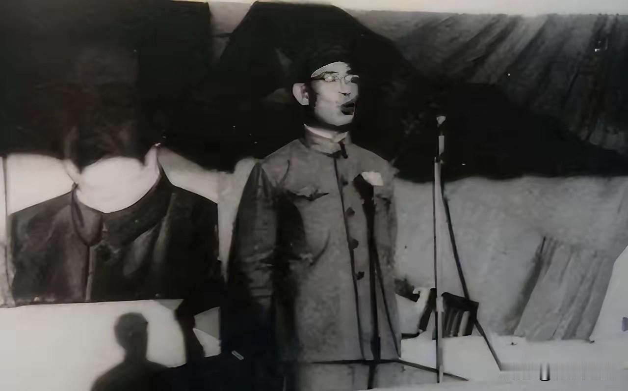 许光达是装甲兵司令，只是兵种司令，却被授予大将；刘亚楼是新中国第一任空军司令，正
