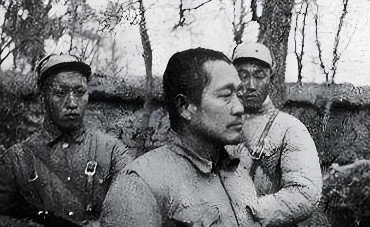 1934年，川军军长郭汝栋追击红军，眼看快追上时，却突然停下埋锅造饭，谁料，老部