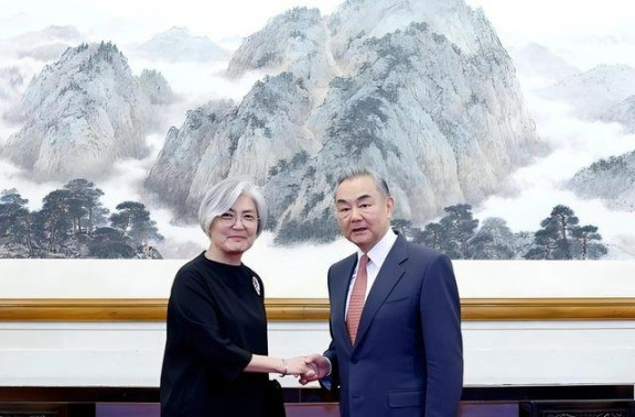 标题：特朗普访华落空中美民间有交流文章：