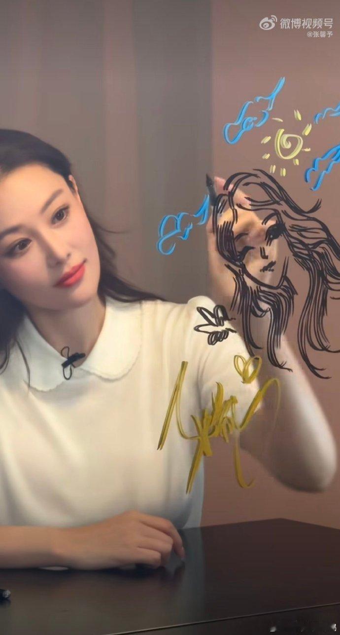 张馨予央视一分钟自画像简直太多才多艺了姐姐就这样顶着一张绝美的不断脸散发魅力[
