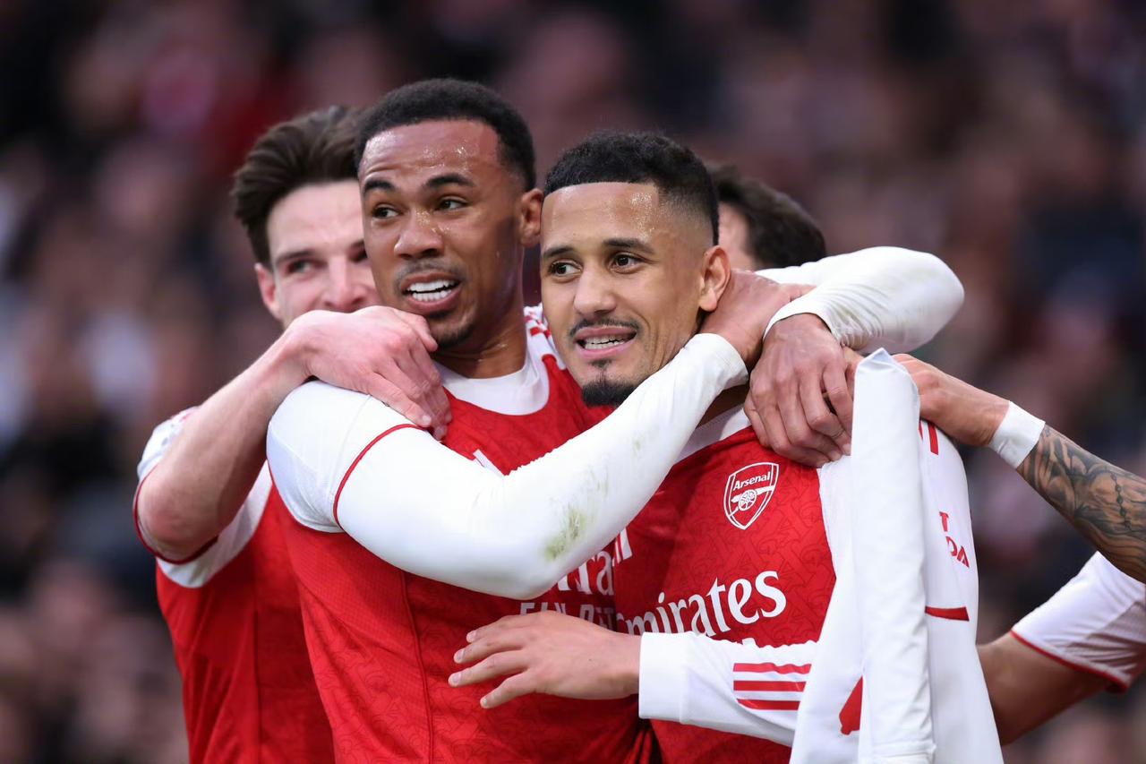 英超最新积分榜！阿森纳2-1战胜切尔西，稳住榜首位置！曼联升至第三！北京