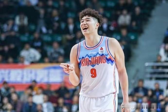 致新疆广汇篮球俱乐部：是不是俱乐部穷的没钱处理吴冠希违约金问题了？如果是这样，