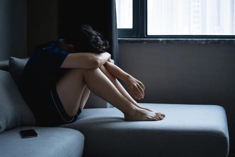 学校也不是净土，教师如果不送不请，提拔、评职称都是痴人说梦。一名一直以来都是教