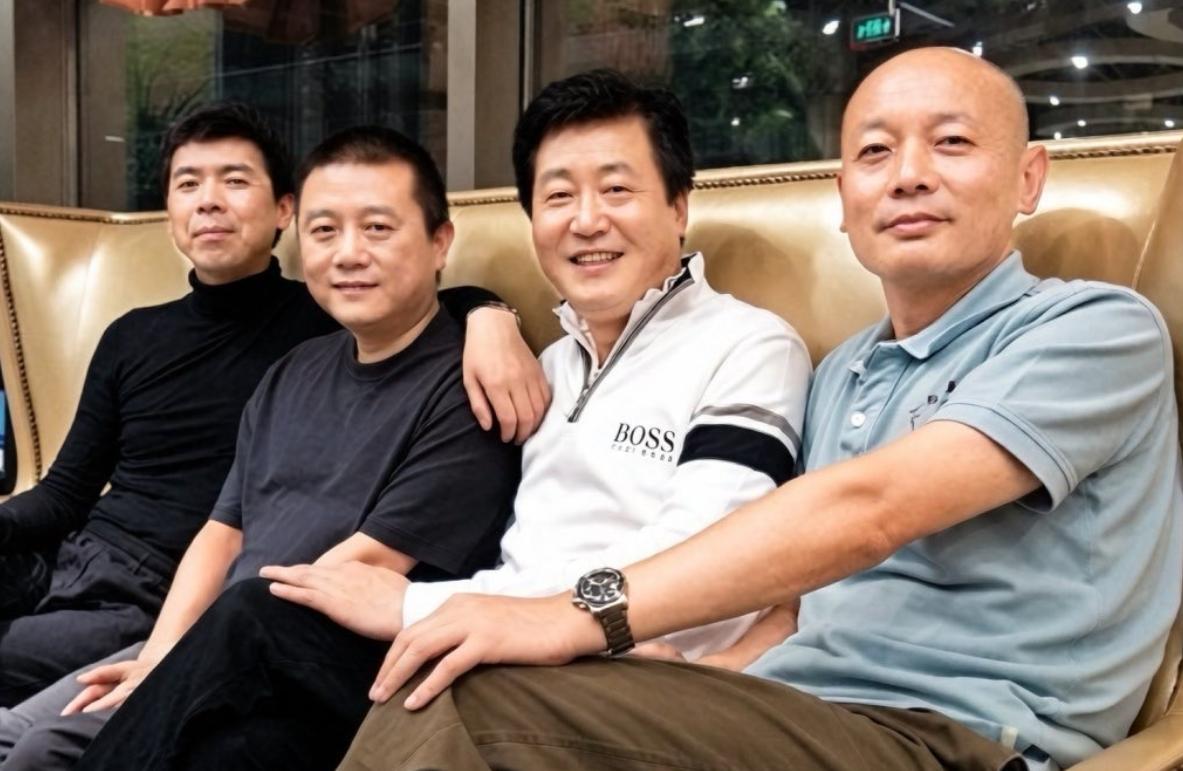 王朔看人一辈子没失过手，唯独看走眼了葛优王朔的眼睛是圈里出了名的毒，谁几斤几两