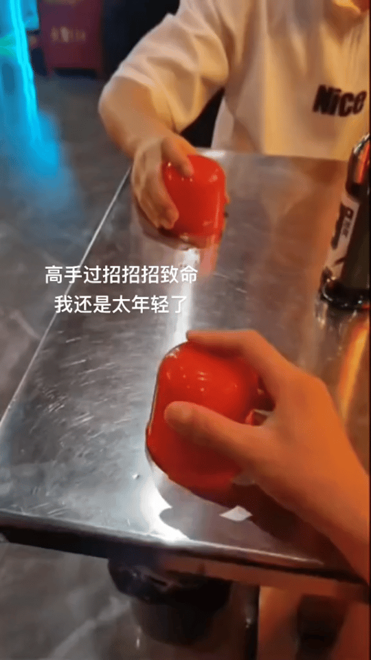 豹子变孙子。但话又说回来，对方喊了三个6，此时是你，你会开吗？