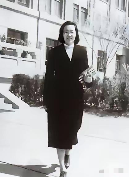 1961年，北大才女王承书吃完饭后，像往常一样去了实验室。谁知这一走，却像人间蒸