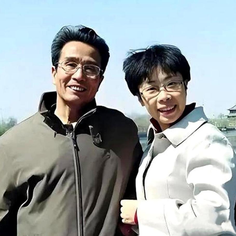 太戳心！51岁才女蒙曼的遗憾：事业再辉煌，难圆父亲临终牵挂谁能想到，风光无