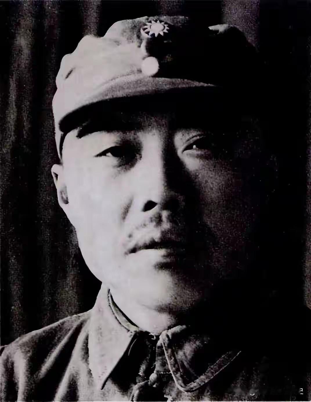 叛徒摸到床底，陈毅光脚逃命！项英：我差点送掉队伍1935年10月，油山。