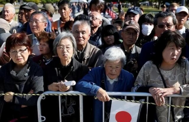 如今中日两国对峙已久，但在日本本土却是出现了一个很怪的现象，日本对于高市早苗的支