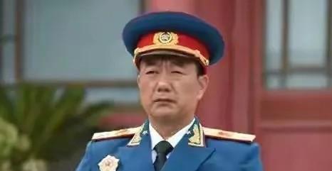 1959年，庐山一声炸雷，彭德怀被“贬”回家，工资缩水，却每月先扣50块——那是