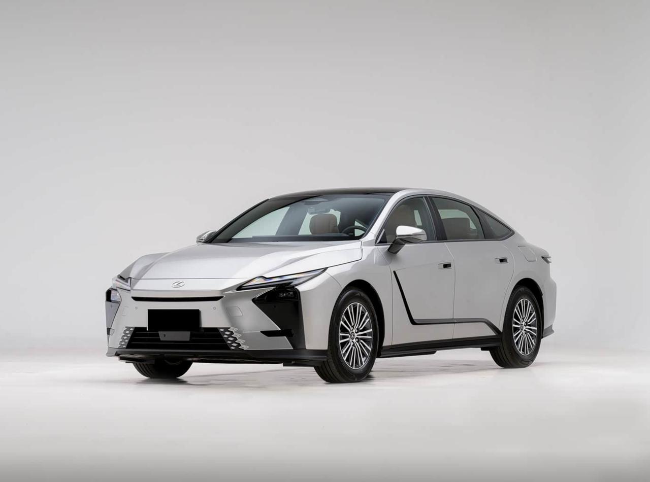 全新一代雷克萨斯ES的变化也太大了，原来那个稳重儒雅，甚至还有着媲美A6L官车形