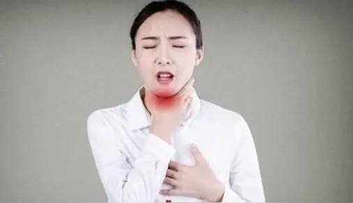 年夜饭喝碗鱼汤，第二天竟呕血身亡！过年别再用土方害自己春节团圆，鱼是餐桌上