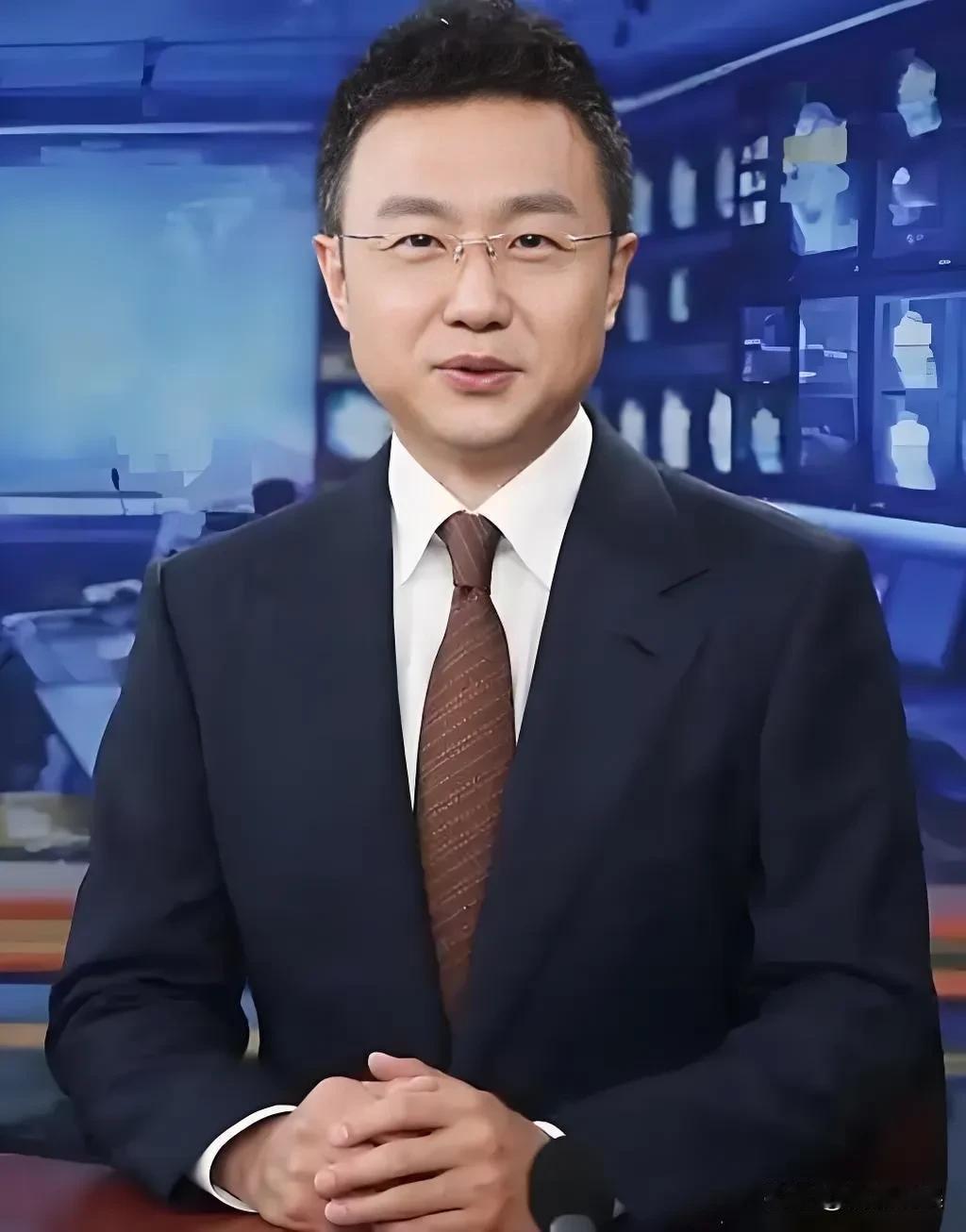 大家都猜错了，九三阅兵现场解说的，不是康辉、李梓萌，海霞，也不是任鲁豫、劳春燕，