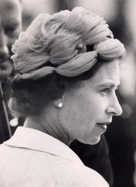 英国王室6️⃣6️⃣年前的今天1959年8月2日，伊丽莎白二世女王和