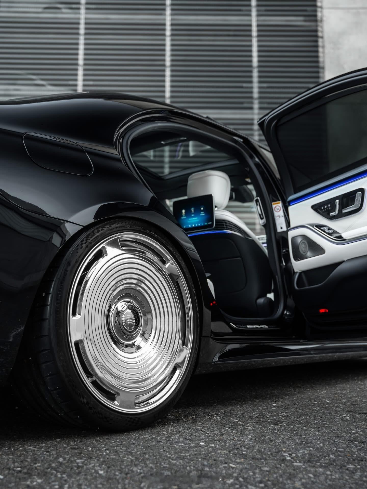 🖤黑色🖤AMGS63🖤大饼轮毂气场可以不？