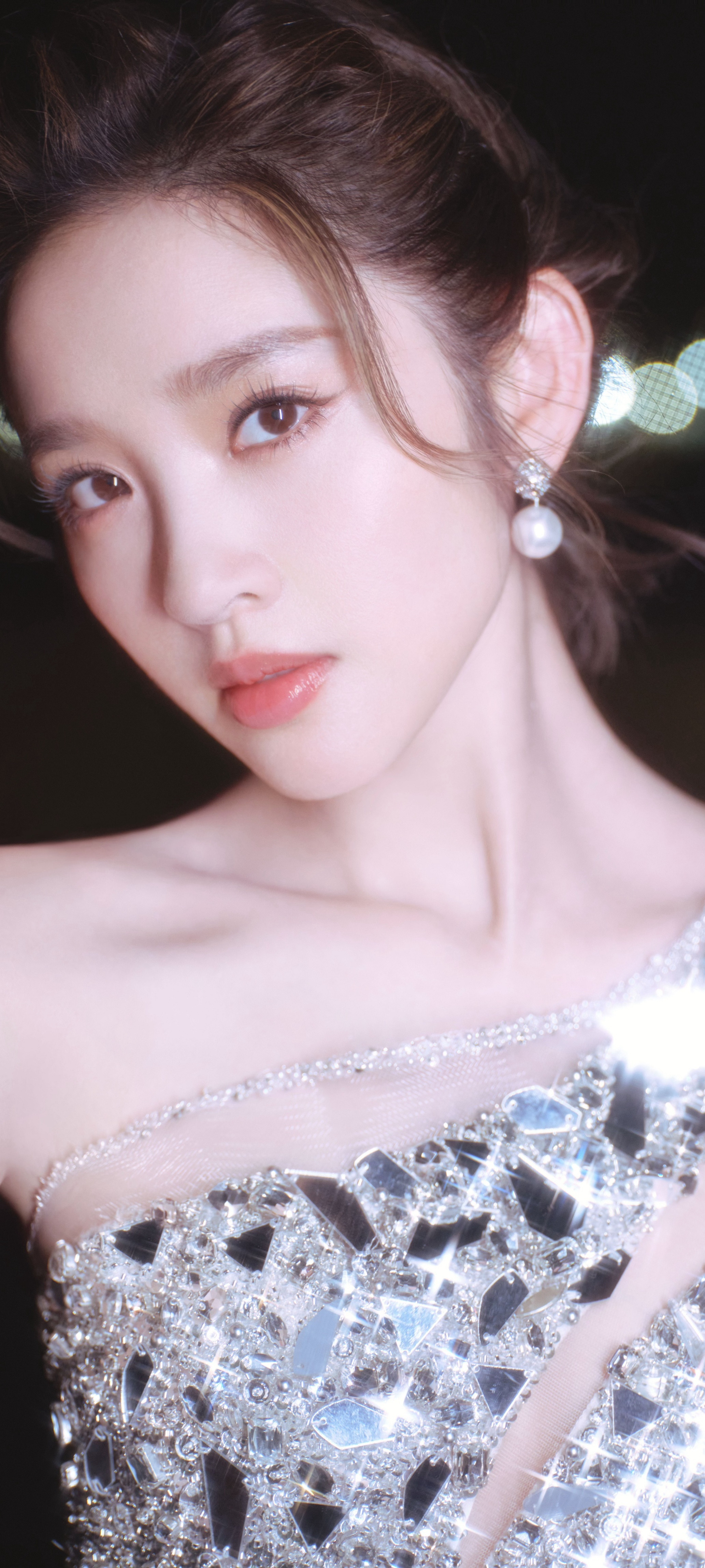 唐艺昕穿搭壁纸，银妆夏夜，闪闪清冷之美。唐艺昕