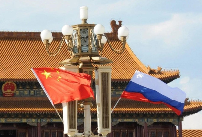 俄罗斯会不会弃中投美呢？这么说吧，普京当总统这些年，中俄关系越来越铁，这不是因为