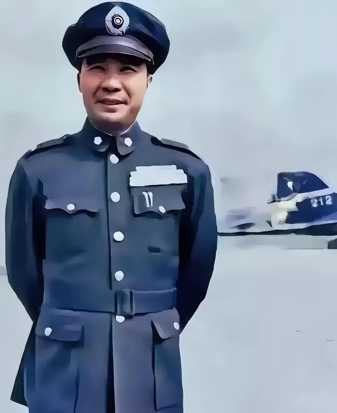 1941年，日军用毒气攻下高安城，74军军长王耀武看着满地的国军尸体悲痛欲绝，这