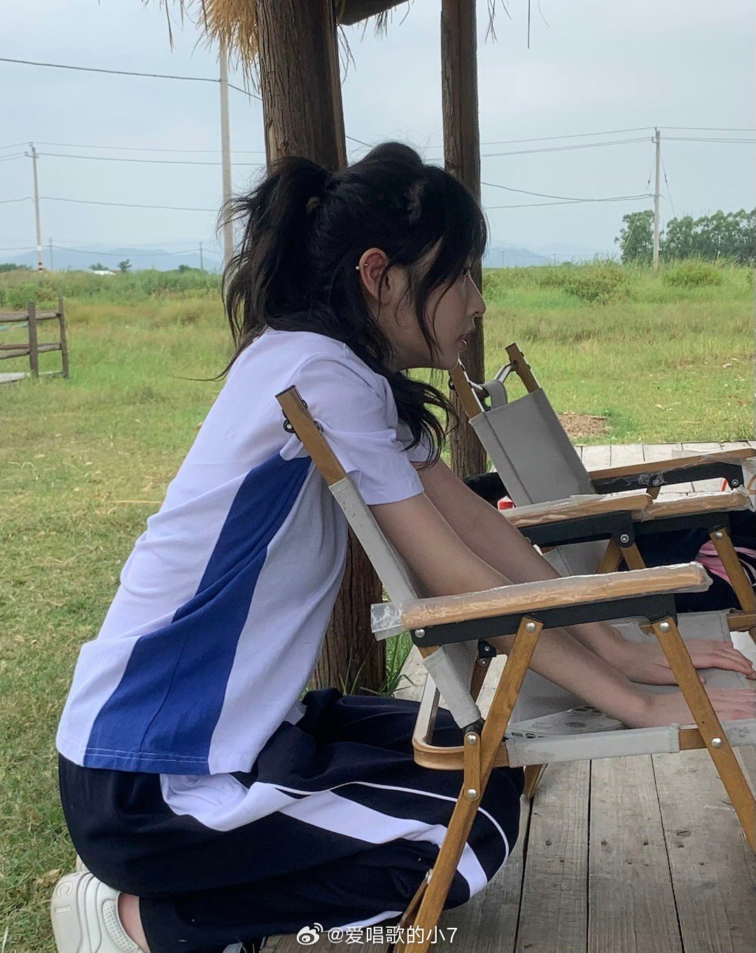 楼下超市面包写着劣质谷物，昨晚买了个面包，寻思今早吃，一看写着乳脂奶油十人造奶油