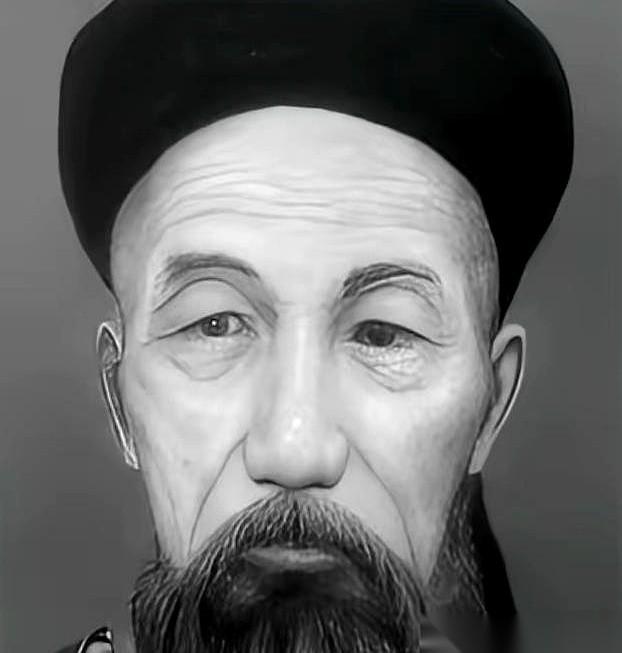 洞房花烛夜，灯一亮，新娘子看见他身上那层“蛇皮”，吓得差点叫出来。搁谁谁不懵？