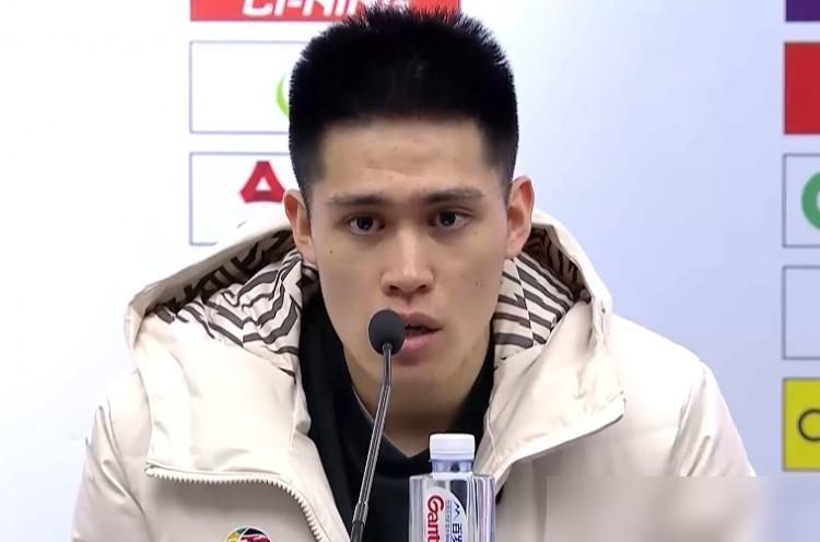 陈盈骏鼻骨骨折，老天饶过谁？28日消息，京队陈盈骏在客战新疆队中鼻骨骨折。这