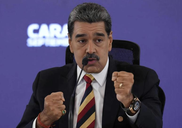 最应该感谢高市早苗的人应该是马杜罗，现在美国正对委内瑞拉大兵压境。但是，美国却又