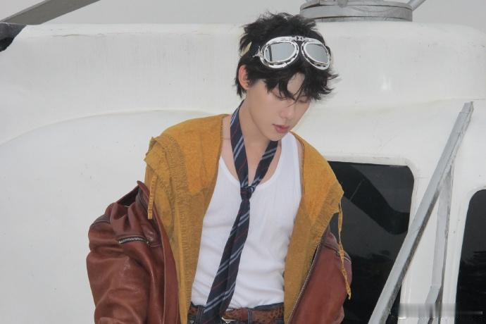 周奇也是只能自认倒霉了~被爆出的男明星里，鹿晗是顶流，檀健次是顶流，人家