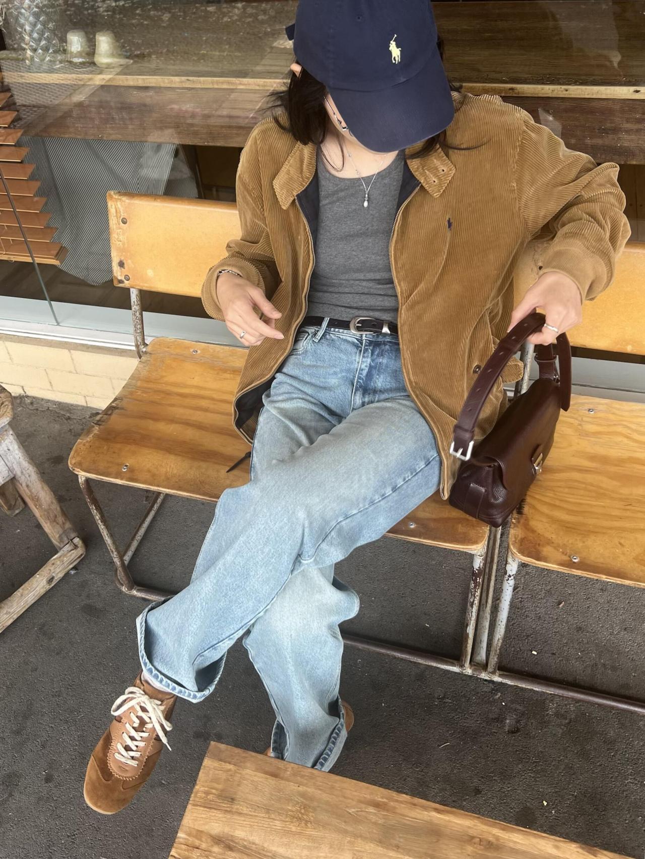 早秋夹克不用多，这几件洋气百搭，更推荐！麂皮短款外套、灯芯绒复古款、做旧皮衣轮番