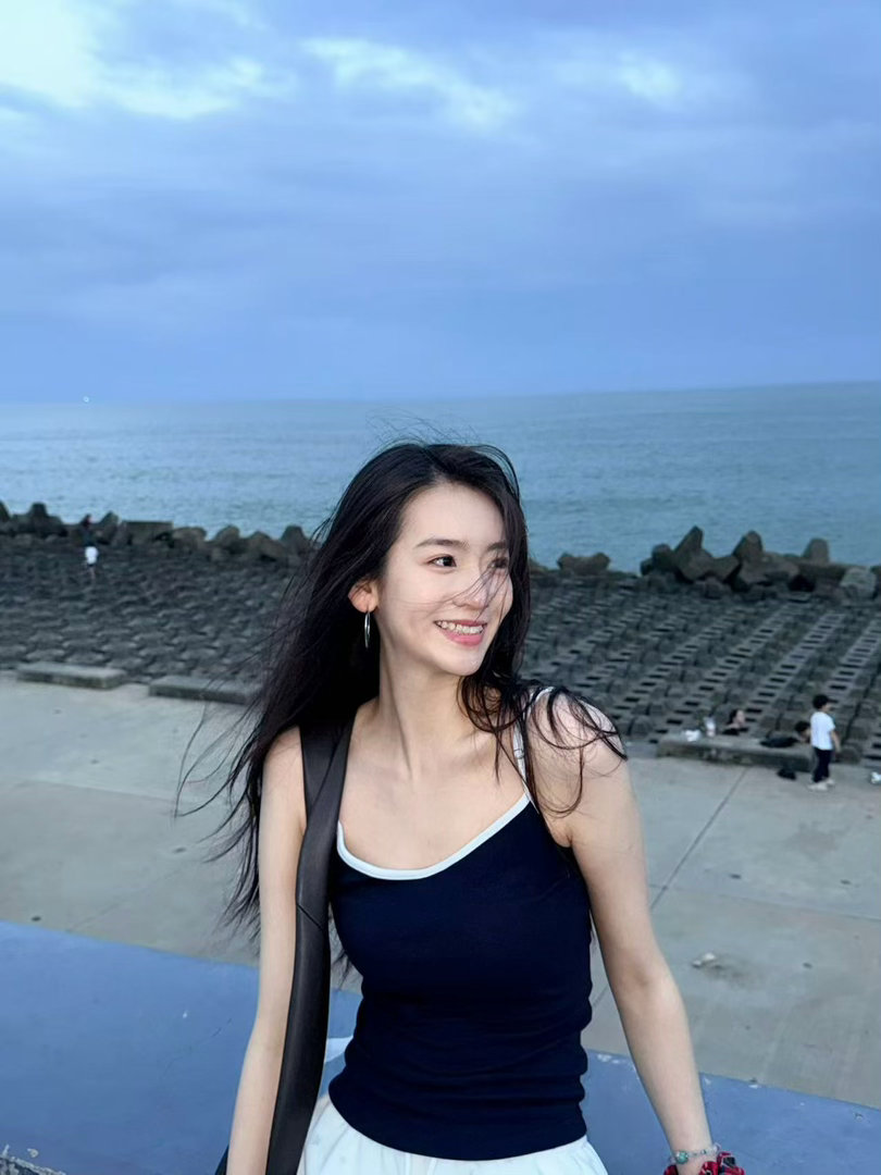 和颂新人撞脸刘浩存和颂新人神似刘浩存05花又添潜力选手，中戏表本出身演技有底子