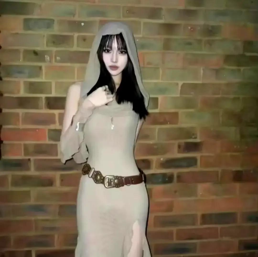 章子怡把小苹果一路从综艺护到剧组，连杀青蛋糕都亲自去切。镜头里她笑得像亲姐，镜