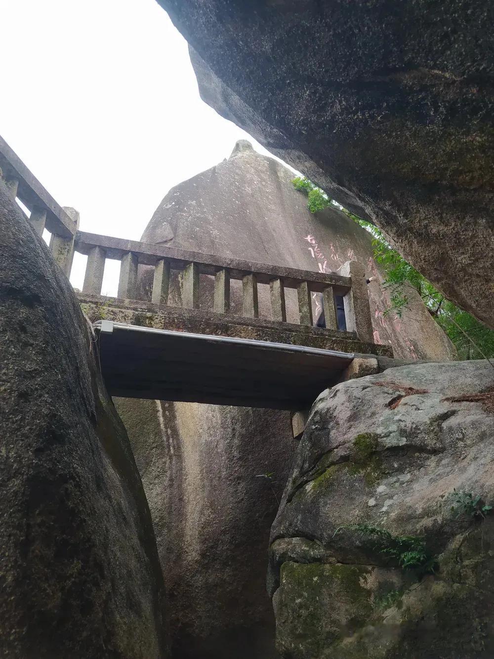 在广东汕头，有一处4A级风景区全年开放，不需要买门票，去那里既能爬山，也能观海，