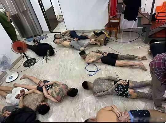 一张图认清一个人！事实就是，那些被抓进局子里的人似乎个个都纹着身！据公安部门