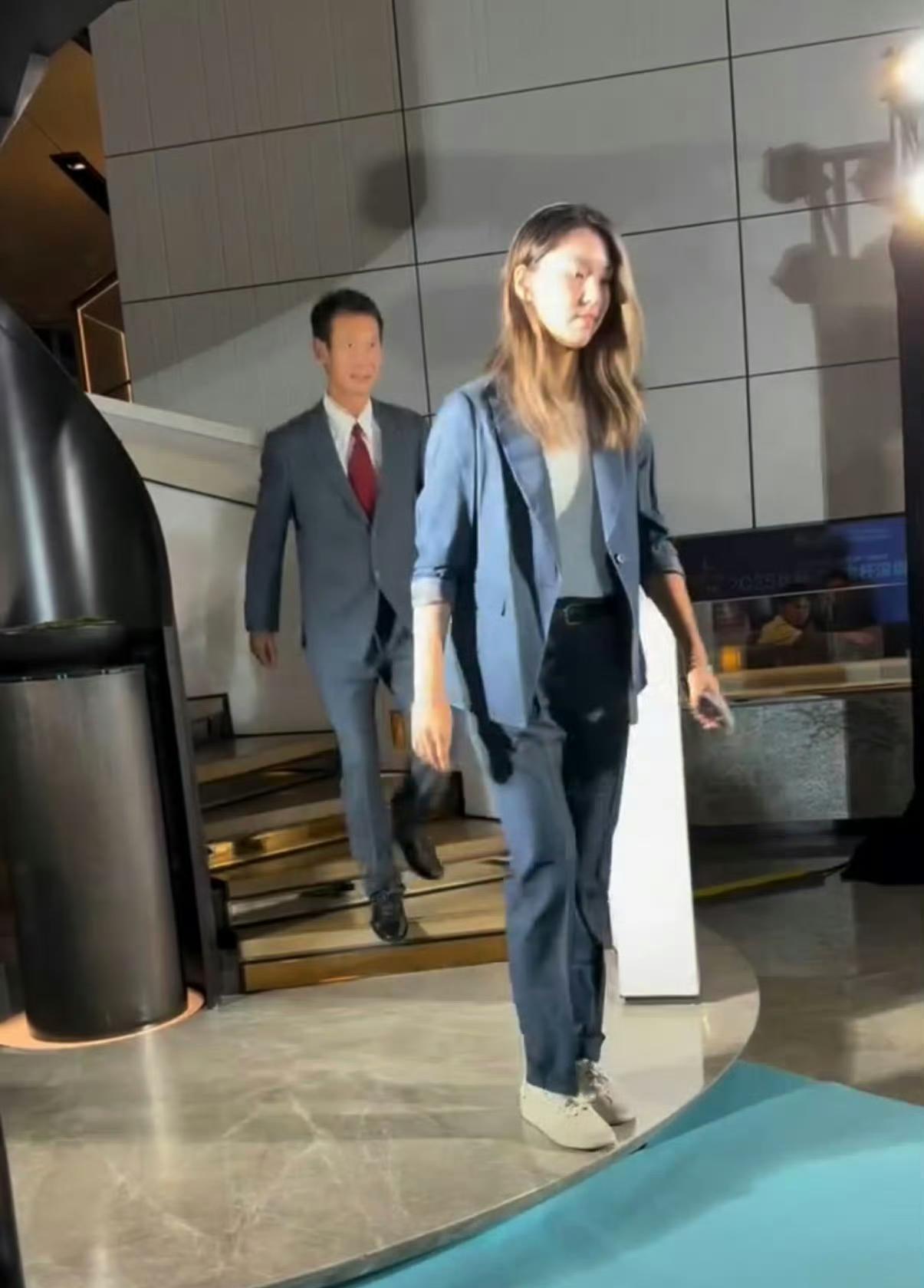 为什么感觉打网球的运动员颜值都很高呢那种英姿飒爽