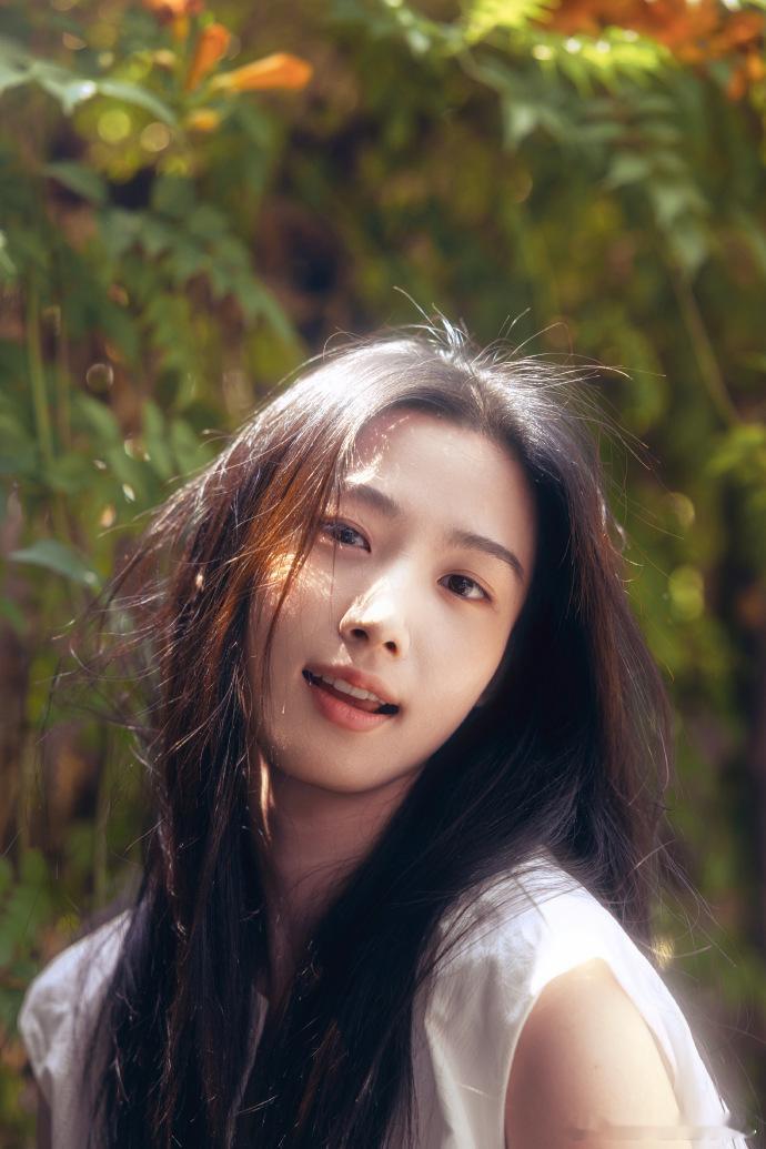 1.卢昱晓和张凌赫合作是公司强行要求的，双方如果不出演，或者粉丝继续闹事，那公司