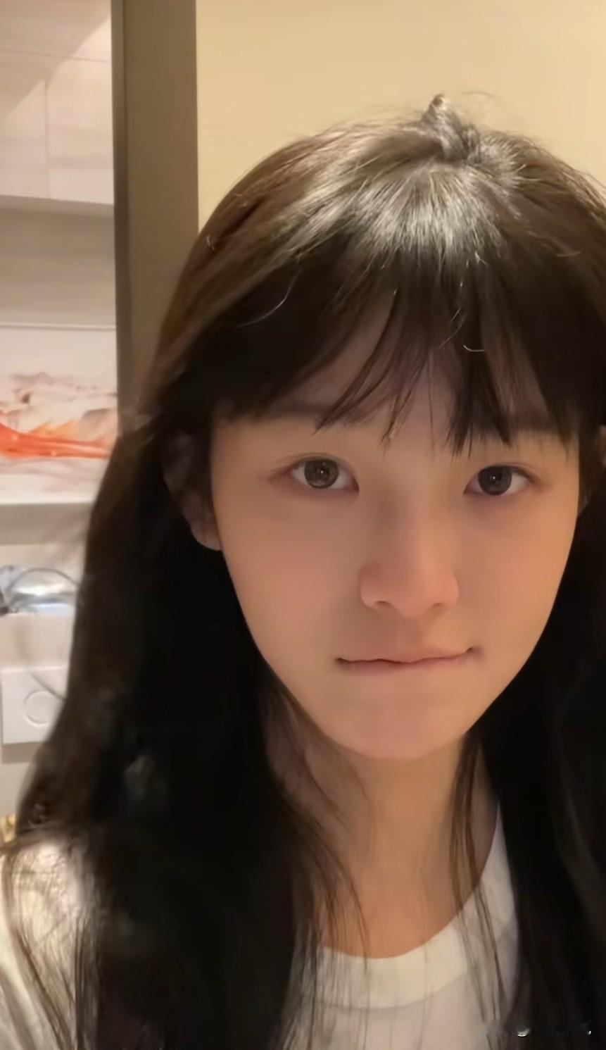 重磅消息：郭艾伦恋爱了！32岁的郭艾伦，在职业生涯暮年终于迎来了自己的白月光，