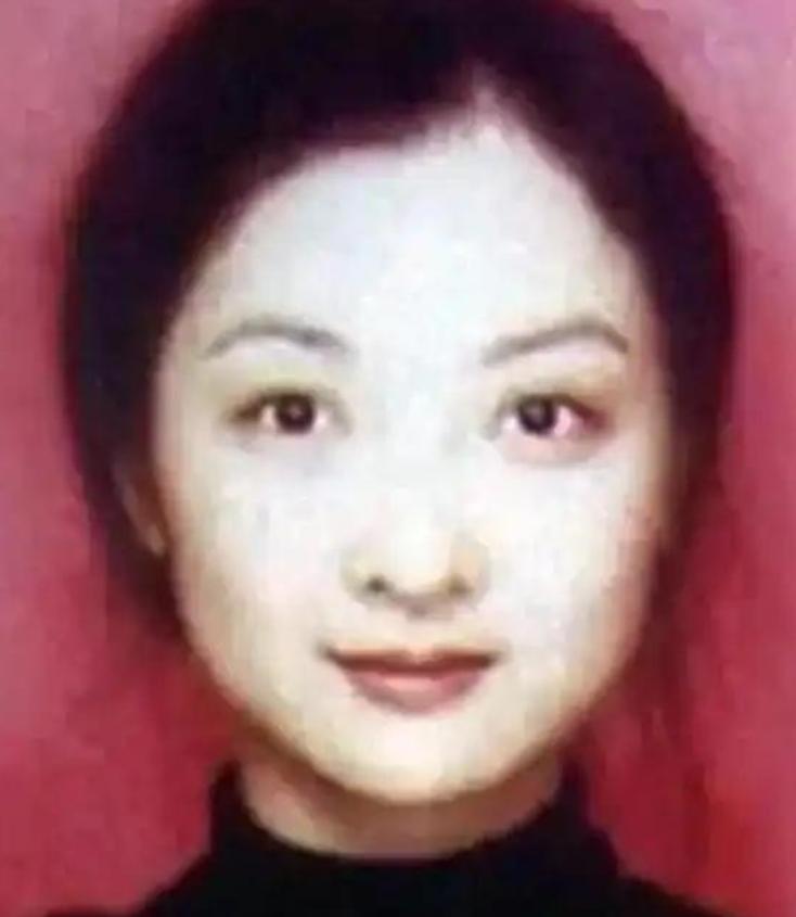1996年，远华集团一艘满载货物的油轮在大鹏湾被依法扣押，整船价值1.2亿的货品